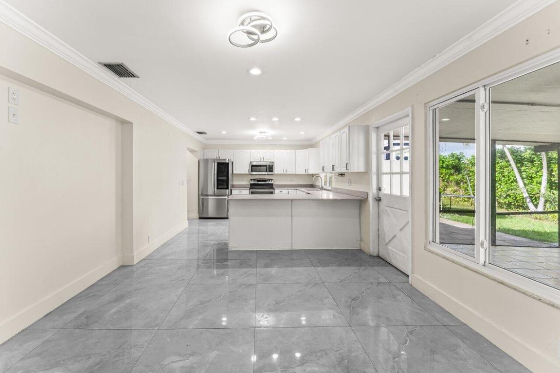 FLORIDA GARDENS 4 - Residential Lease