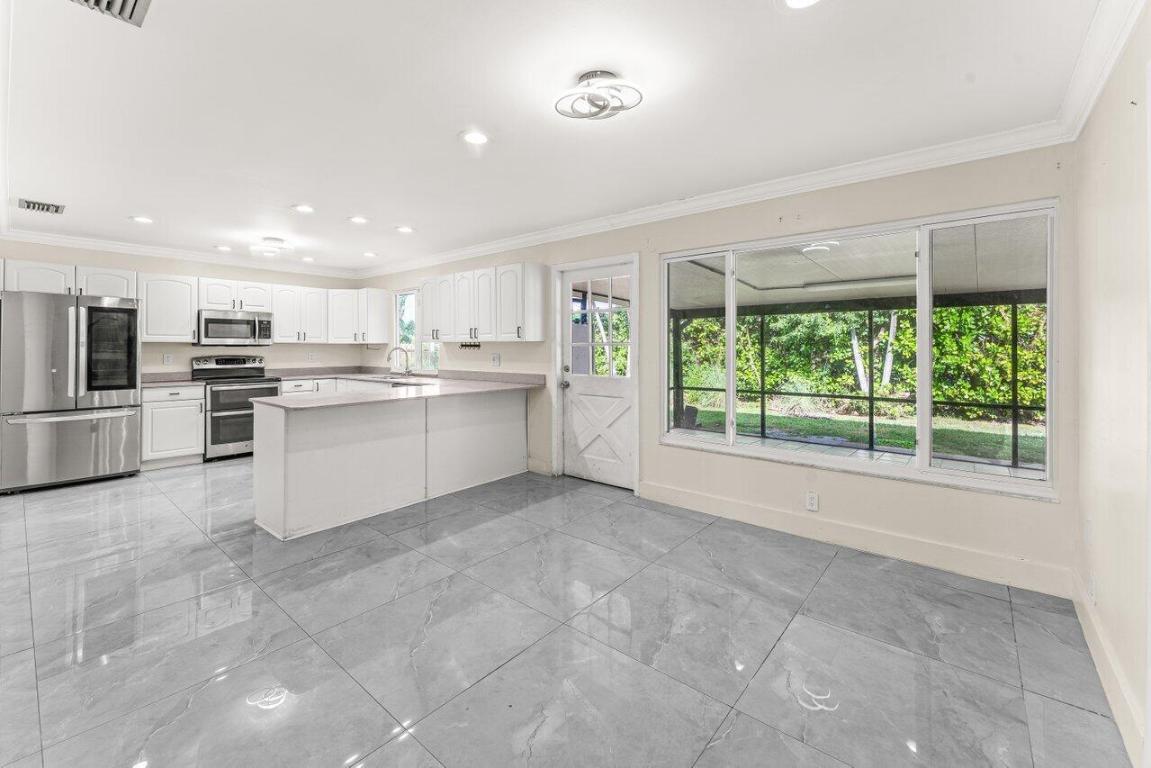 FLORIDA GARDENS 4 - Residential Lease