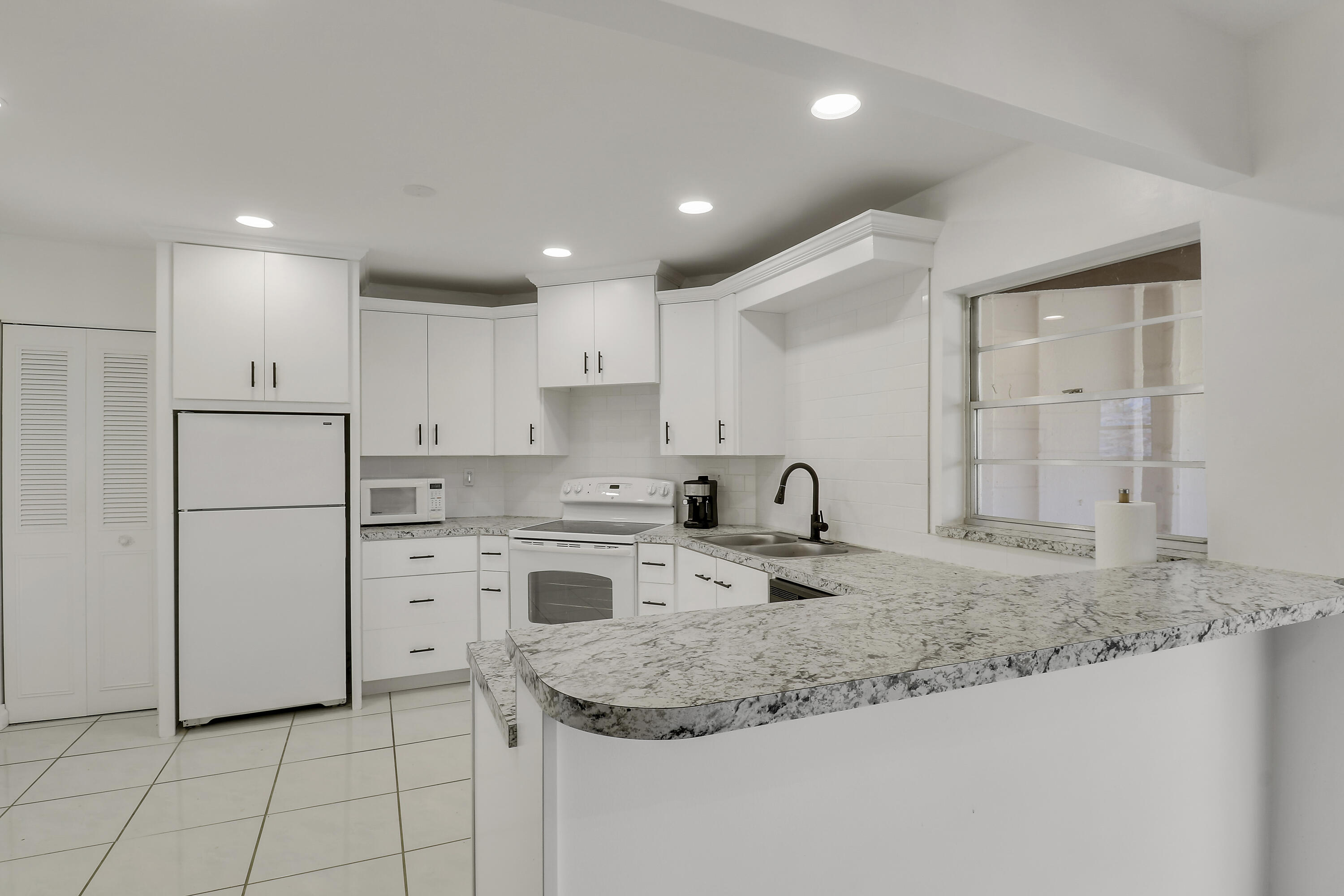 GREENWAY VILLAGE COND NORTH NO 2 DECL IN - Residential