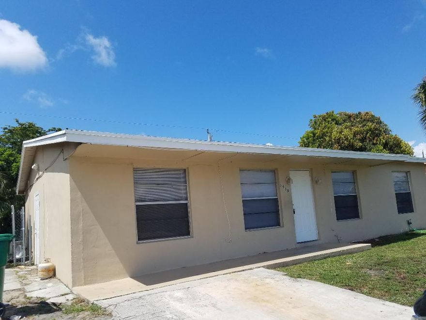 On property records it says 3/1 but its
5 bed, 2 bath with a large backyard. 1st month, Last month and security deposit. $250 pet fee,no pit-bulls, section 8 welcome.
$50 Background and application fee