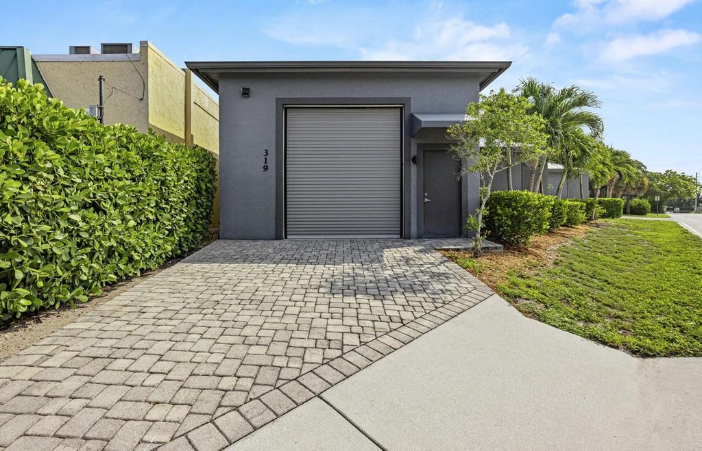 Photo of 319 SE Florida Street, Stuart, FL 34994 (MLS # R11157835)