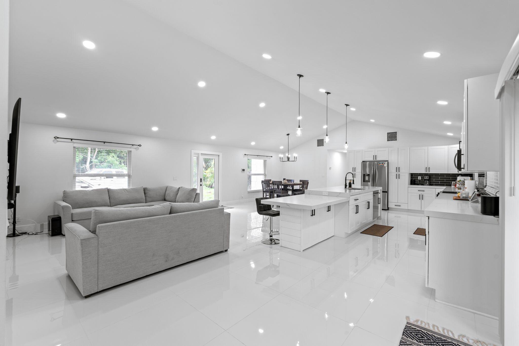 PALM BEACH RANCHETTES - Residential
