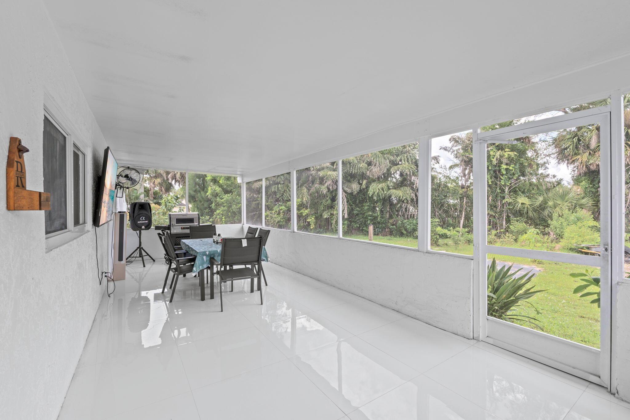 PALM BEACH RANCHETTES - Residential