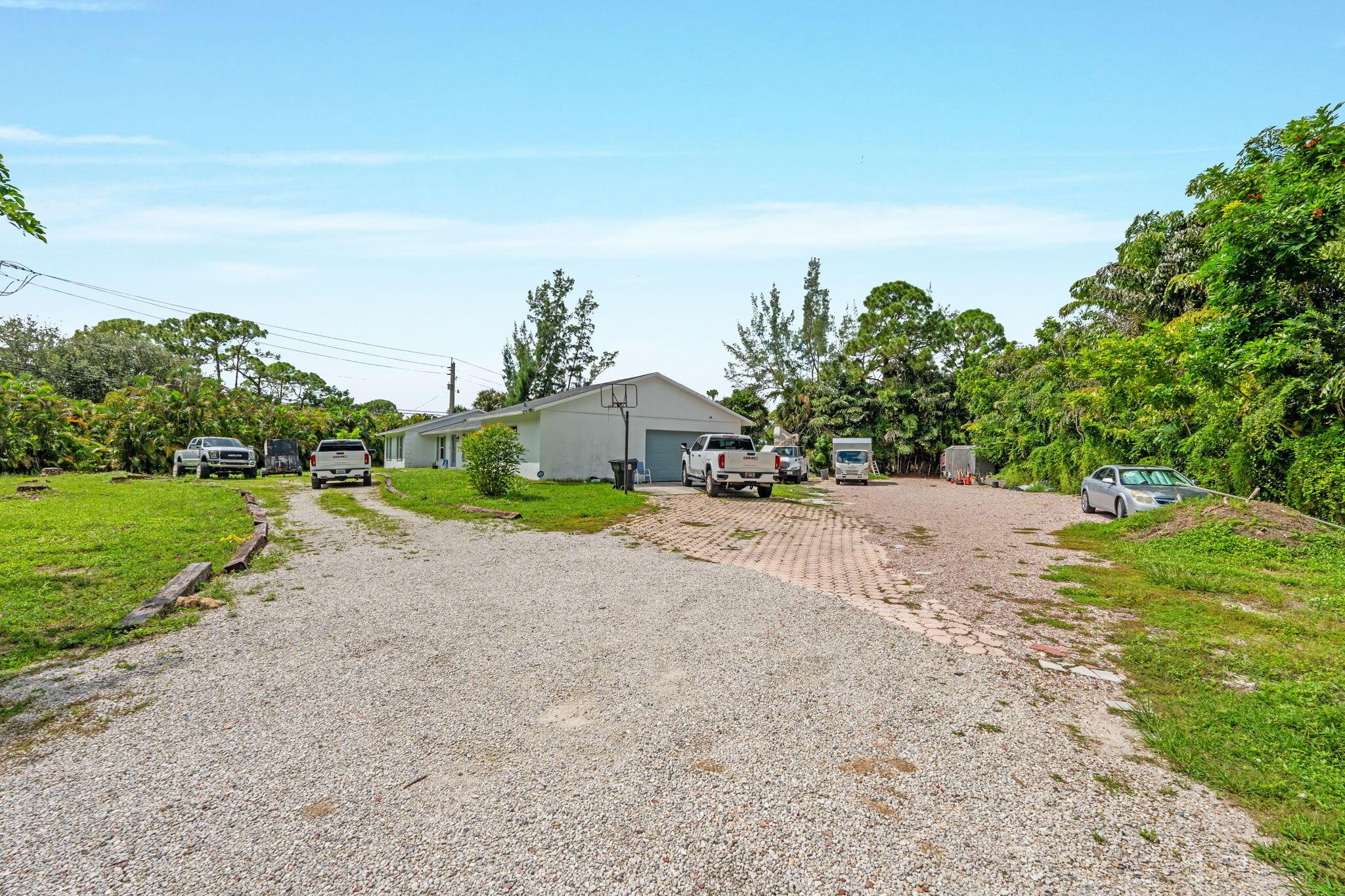 PALM BEACH RANCHETTES - Residential