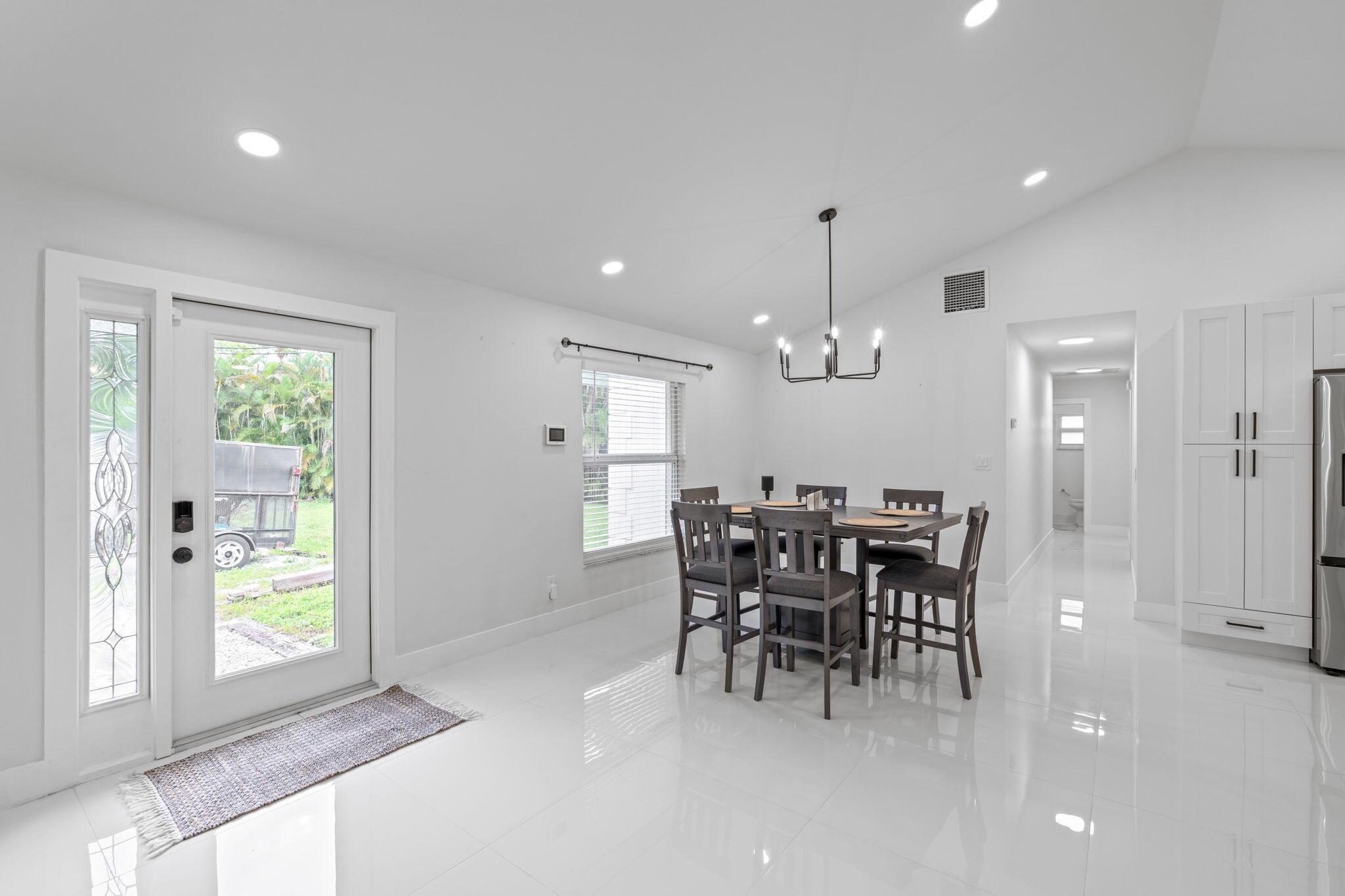 PALM BEACH RANCHETTES - Residential