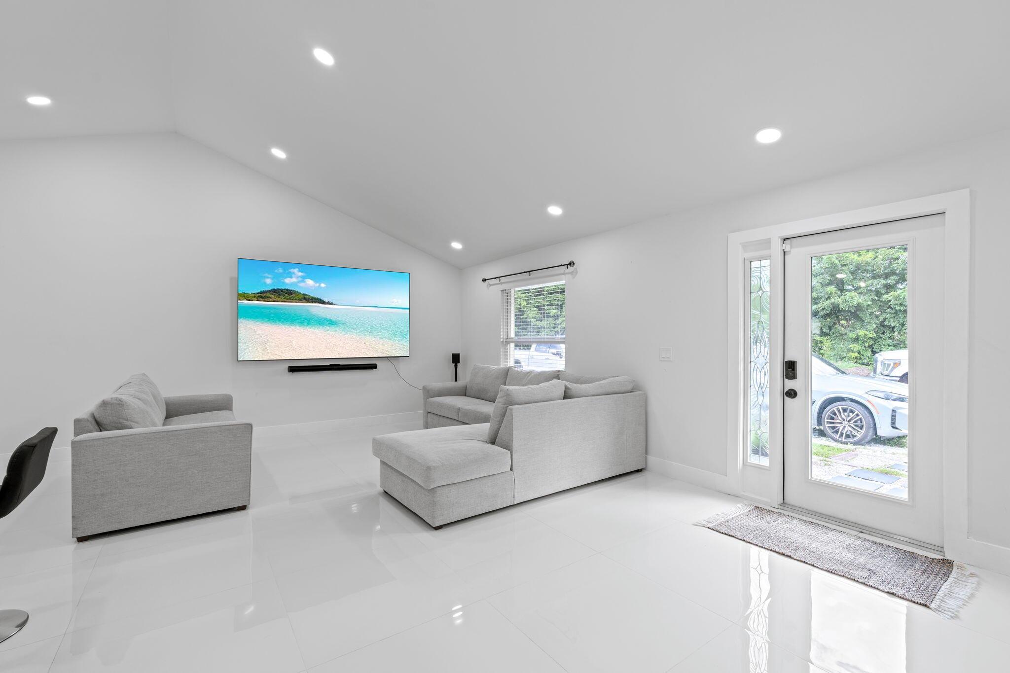 PALM BEACH RANCHETTES - Residential