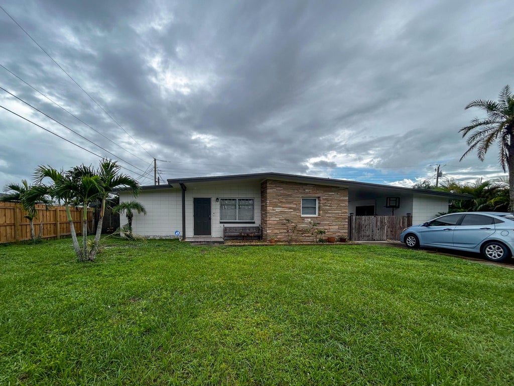 Photo of 768 Cypress Street, Port Saint Lucie, FL 34952 (MLS # R11130840)