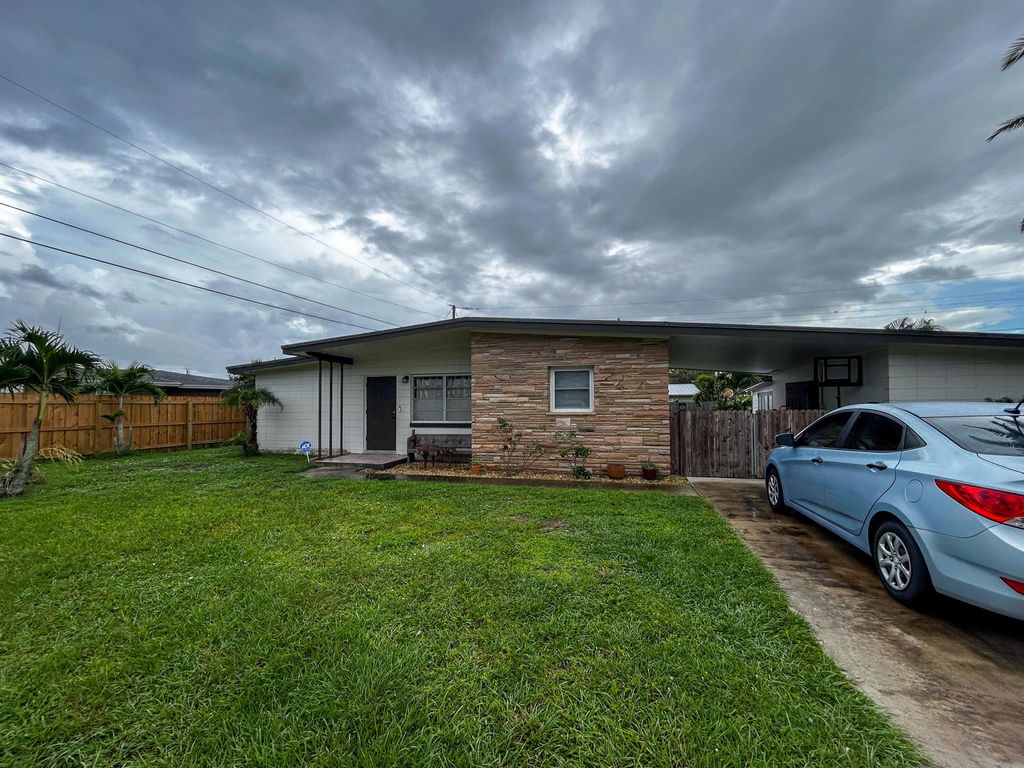 Photo of 768 Cypress Street, Port Saint Lucie, FL 34952 (MLS # R11130840)