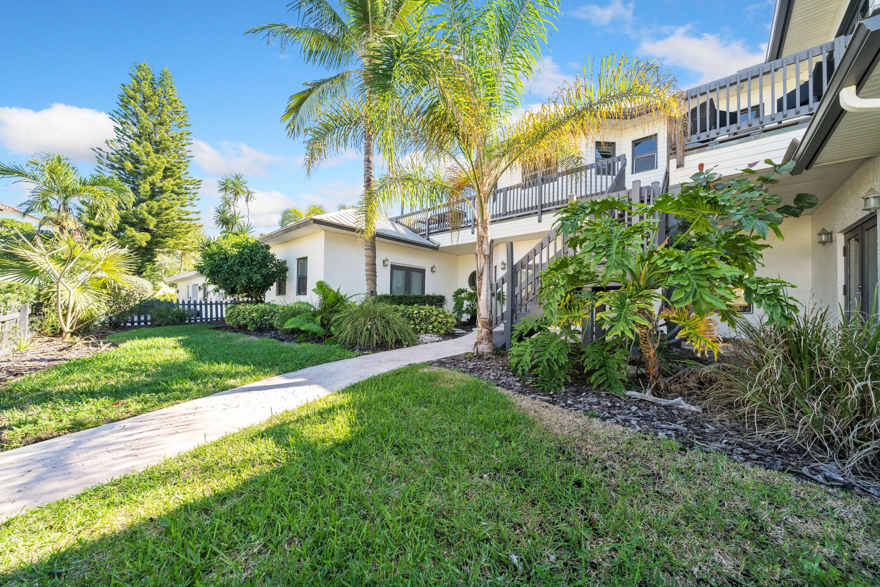 PALM BEACH SHORE ACRES - Residential Lease