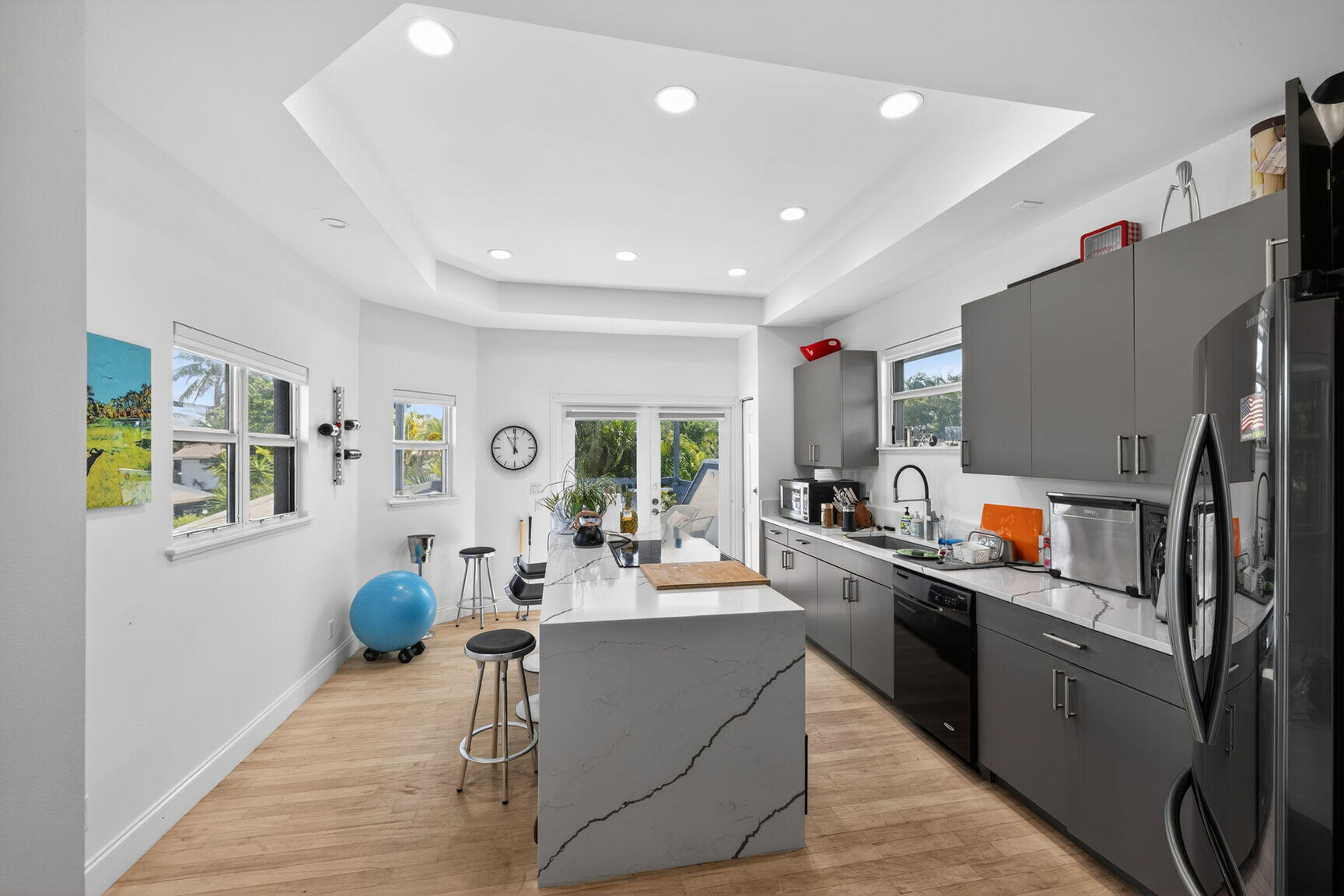 PALM BEACH SHORE ACRES - Residential Lease