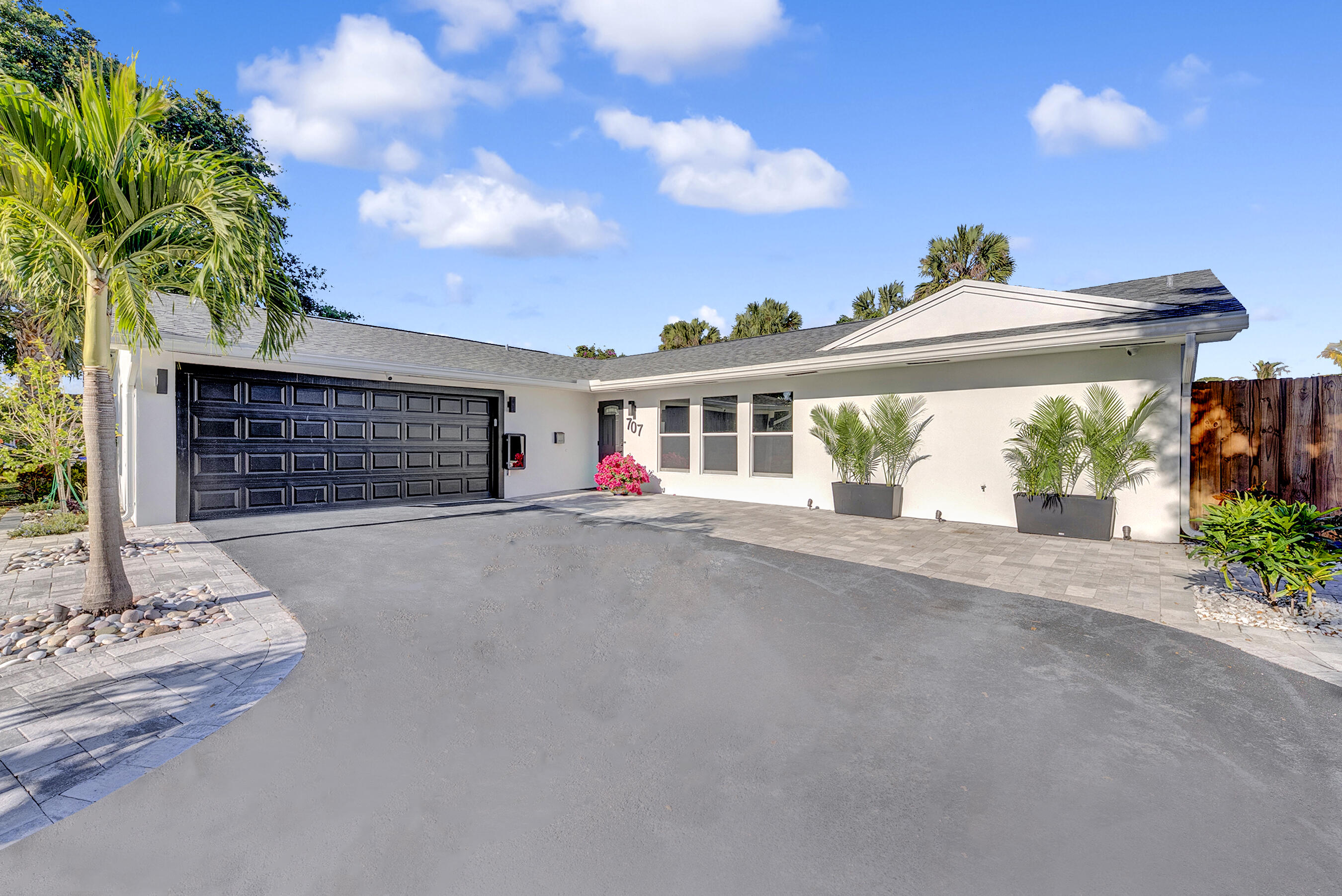 CHATELAINE - Residential