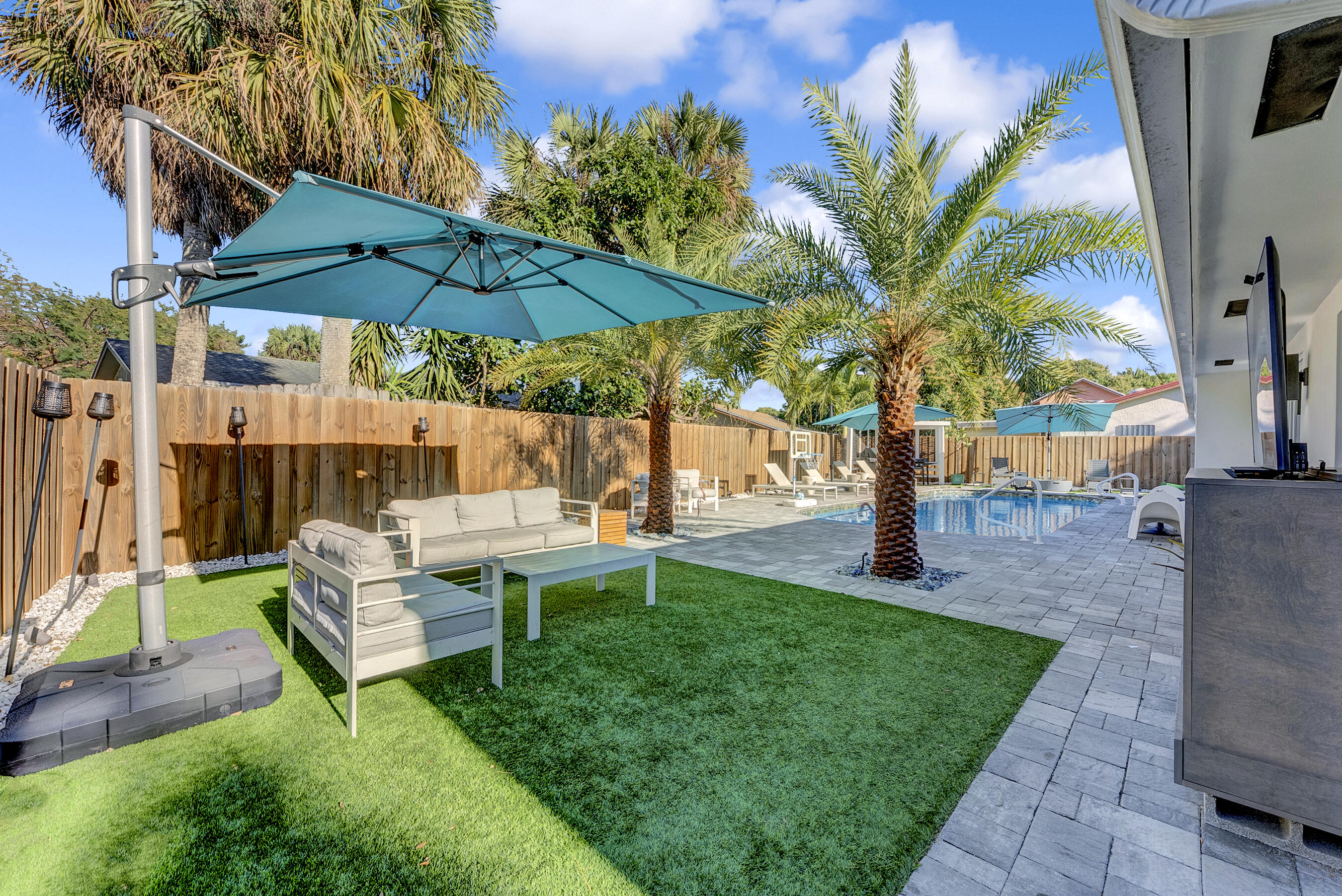 CHATELAINE - Residential