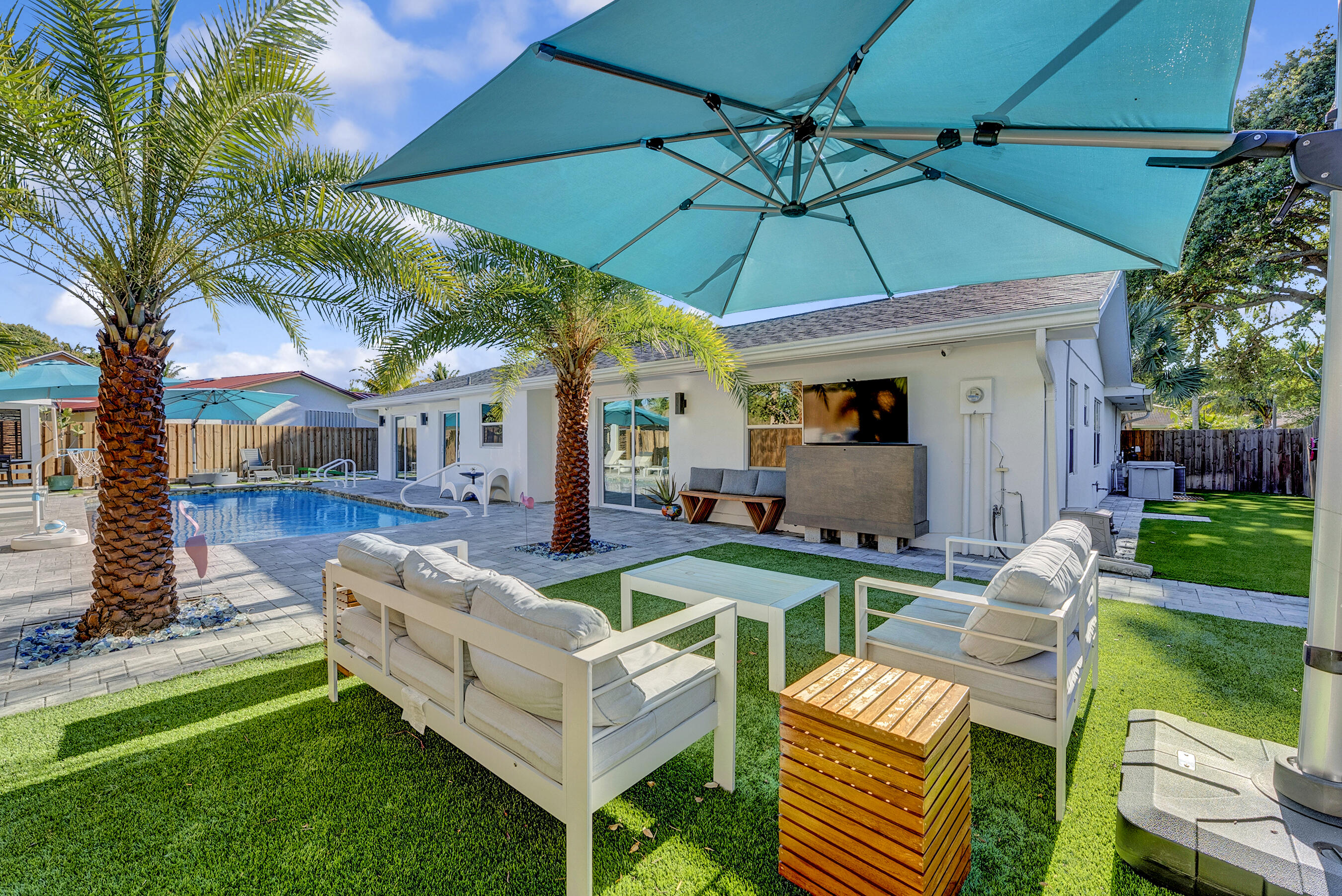 CHATELAINE - Residential