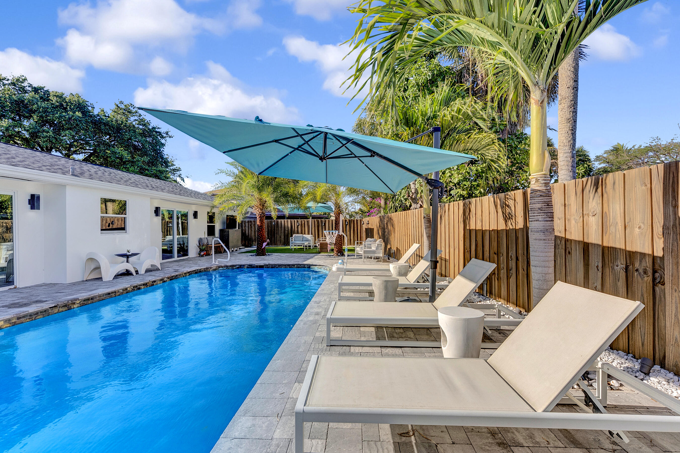 CHATELAINE - Residential