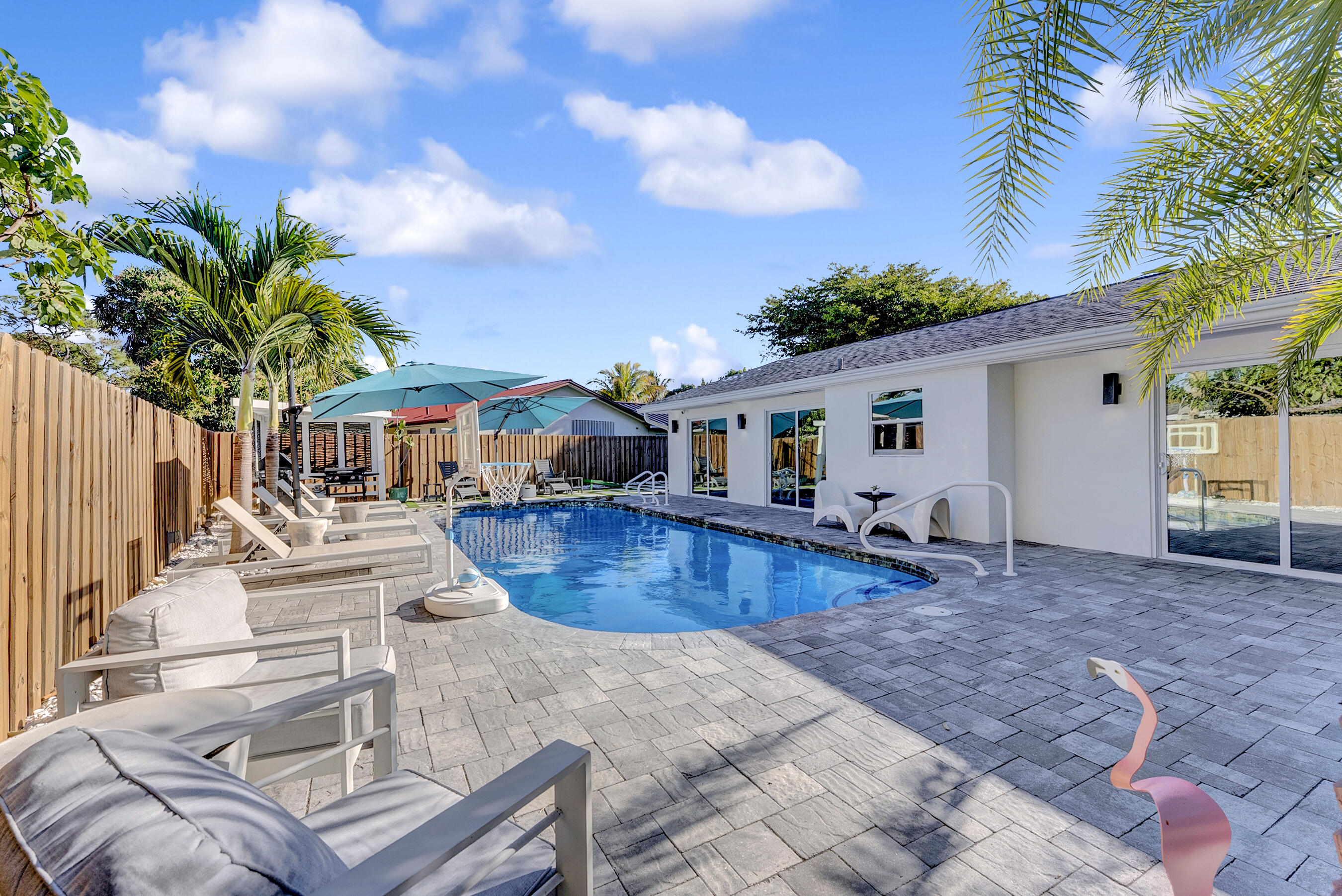 CHATELAINE - Residential