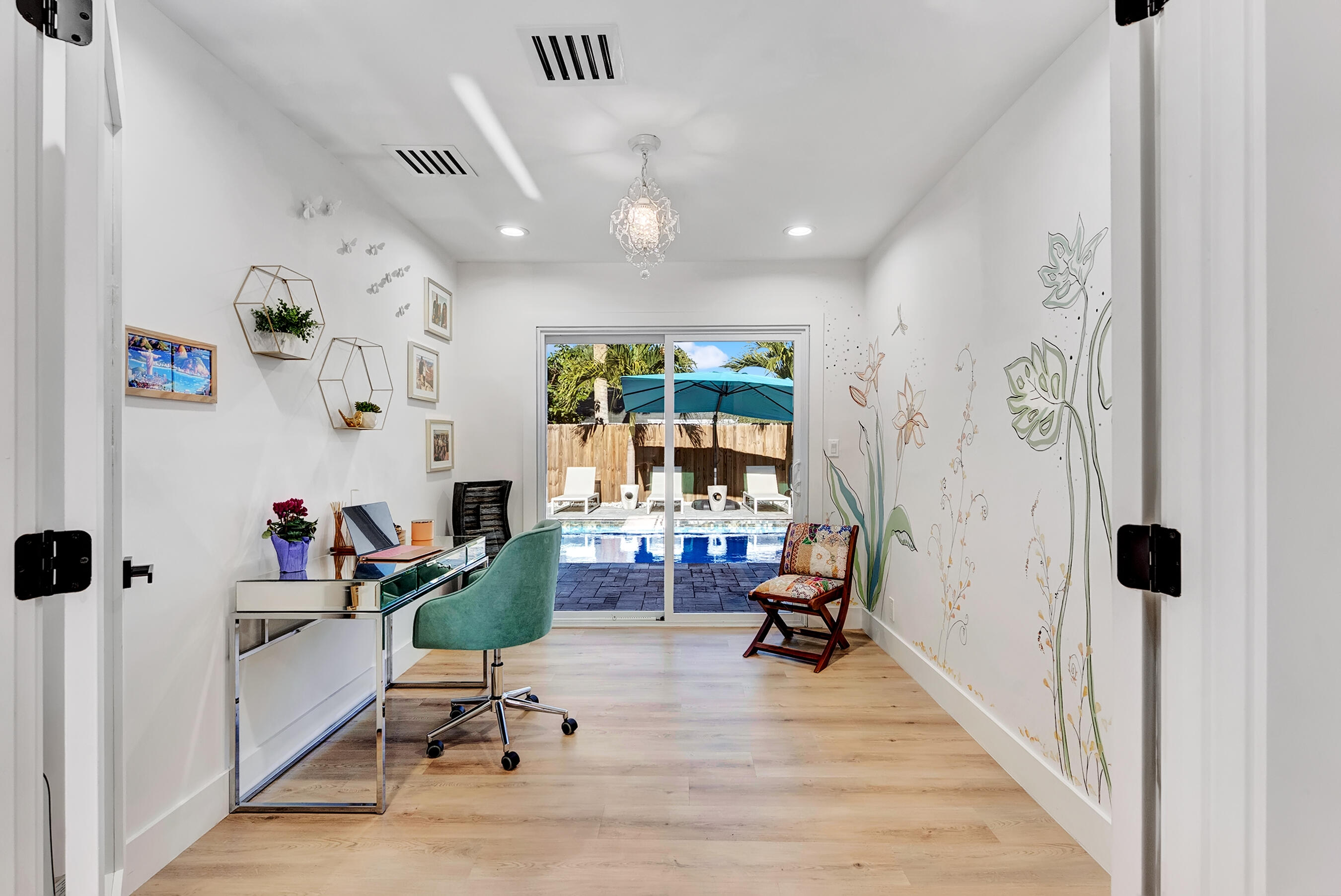 CHATELAINE - Residential