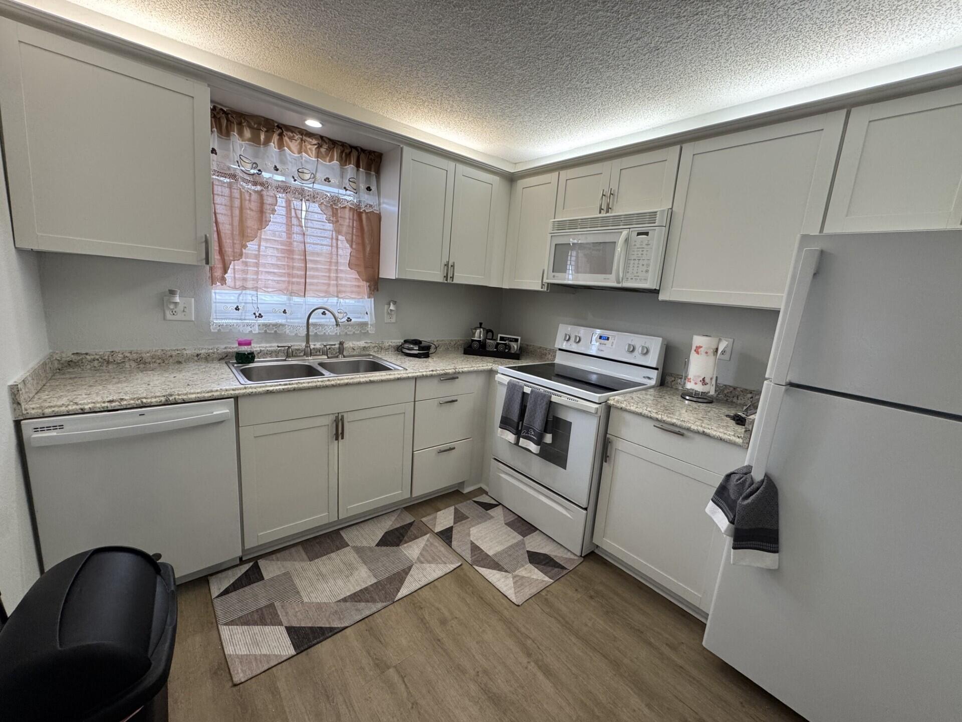 BEACON 21 CONDO - Residential Lease