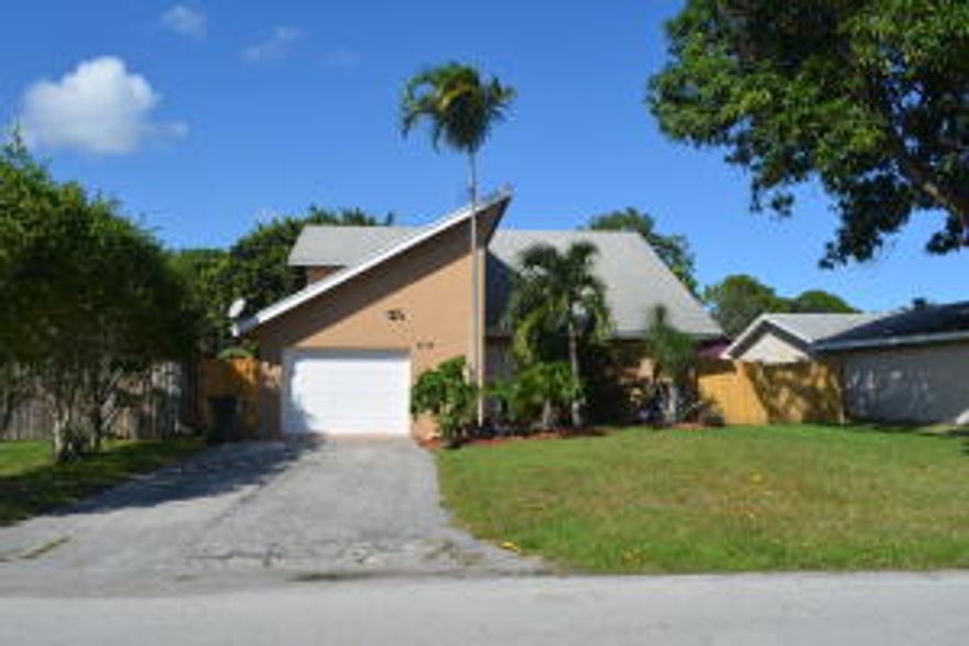 Updated 3 bedroom 2 bath home in Chatelaine. Close to downtown Delray Beach, shopping and schools. Be the first tenant since renovations!