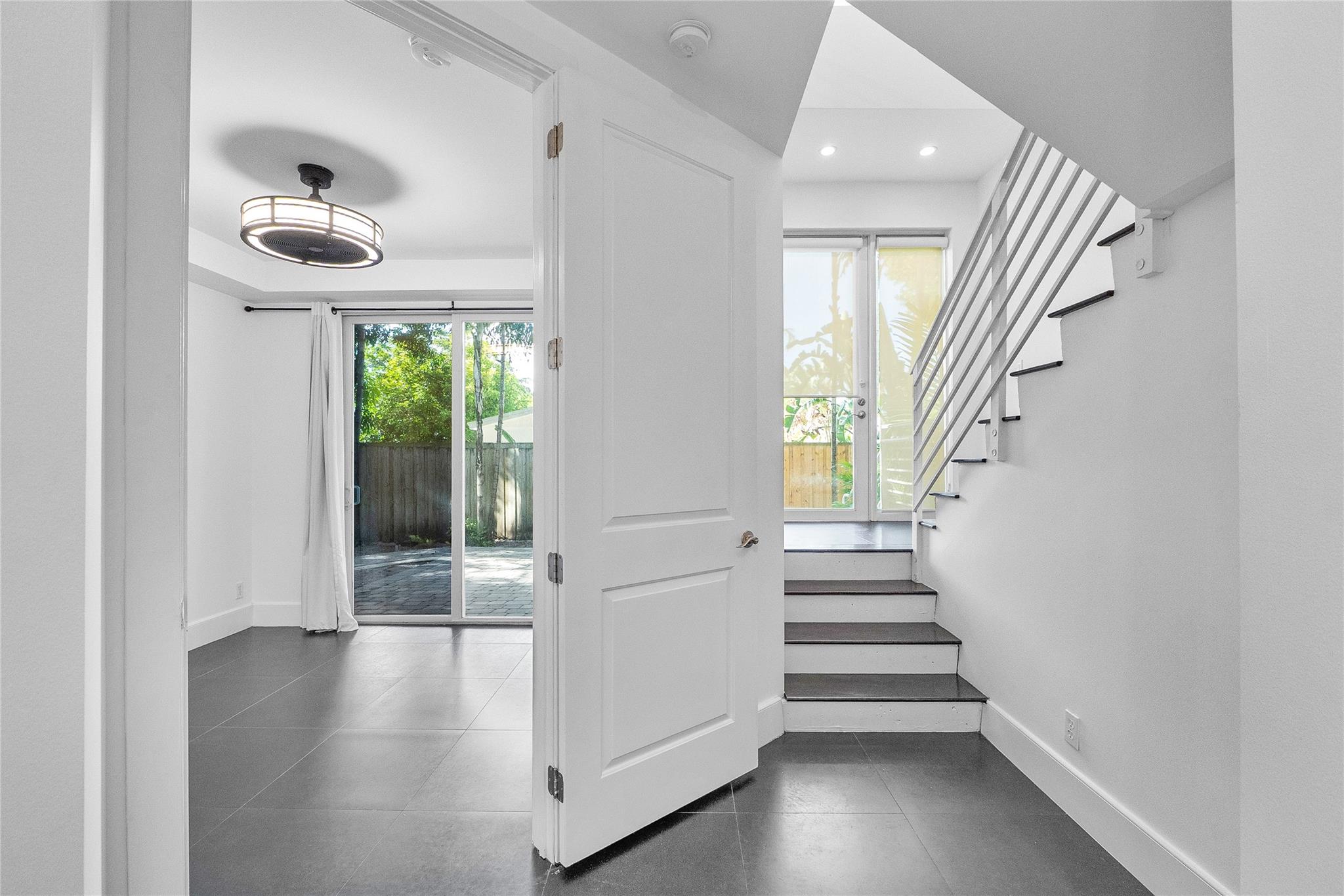 801 SE 12th Court