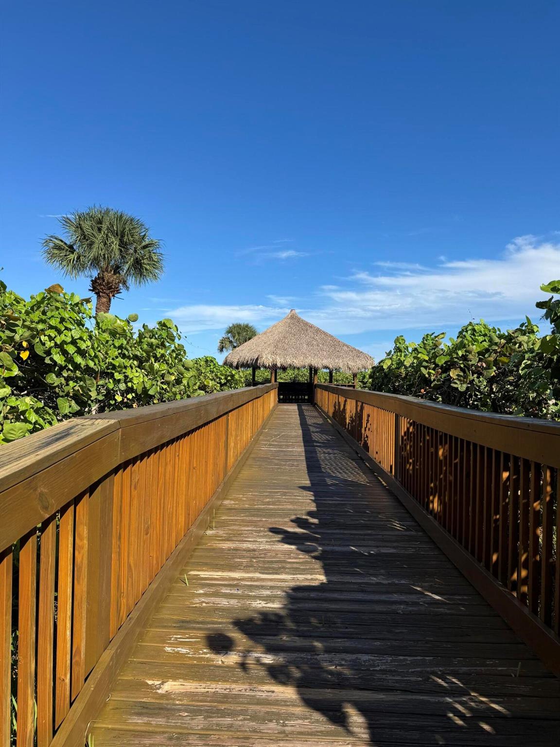 AQUANIQUE OCEAN CLUB - Residential Lease