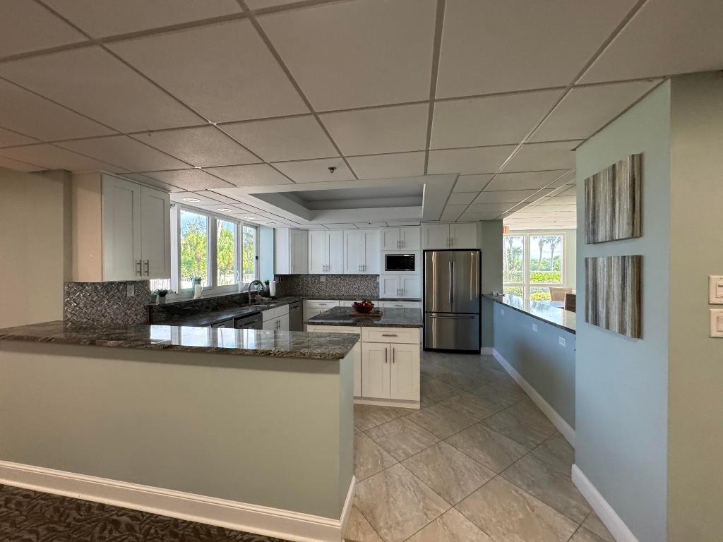 AQUANIQUE OCEAN CLUB - Residential Lease