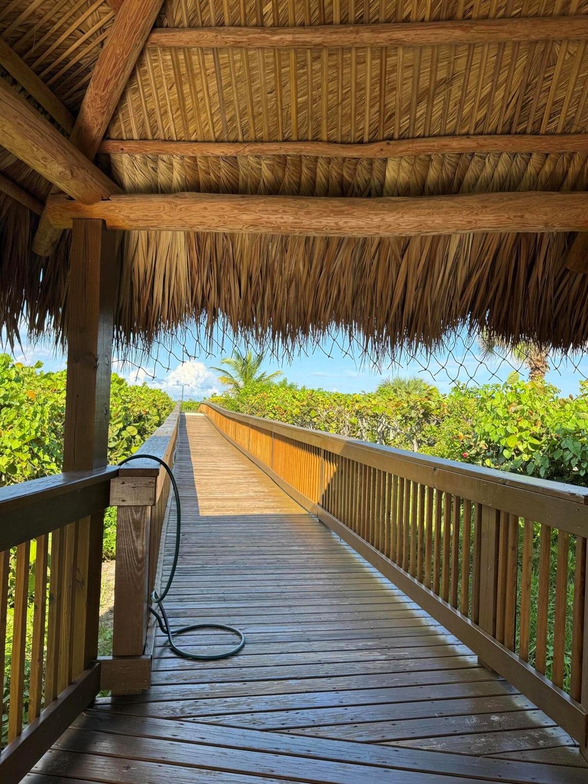 AQUANIQUE OCEAN CLUB - Residential Lease