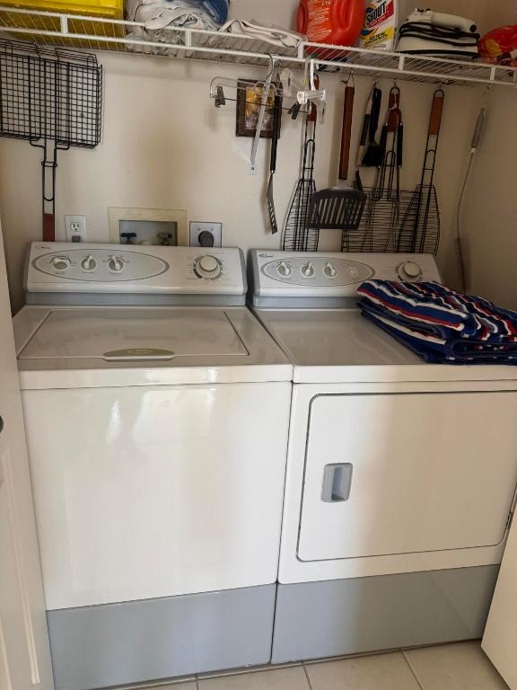 AQUANIQUE OCEAN CLUB - Residential Lease