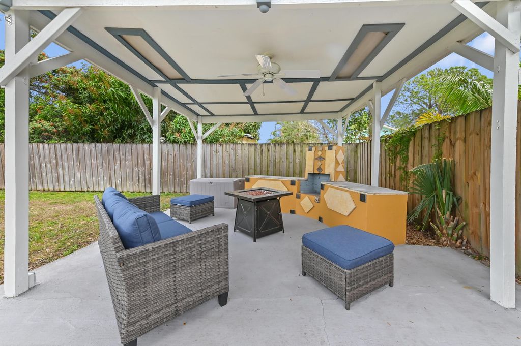 Photo of 5709 SE Indigo Avenue, Stuart, FL 34997 (MLS # R11159272)