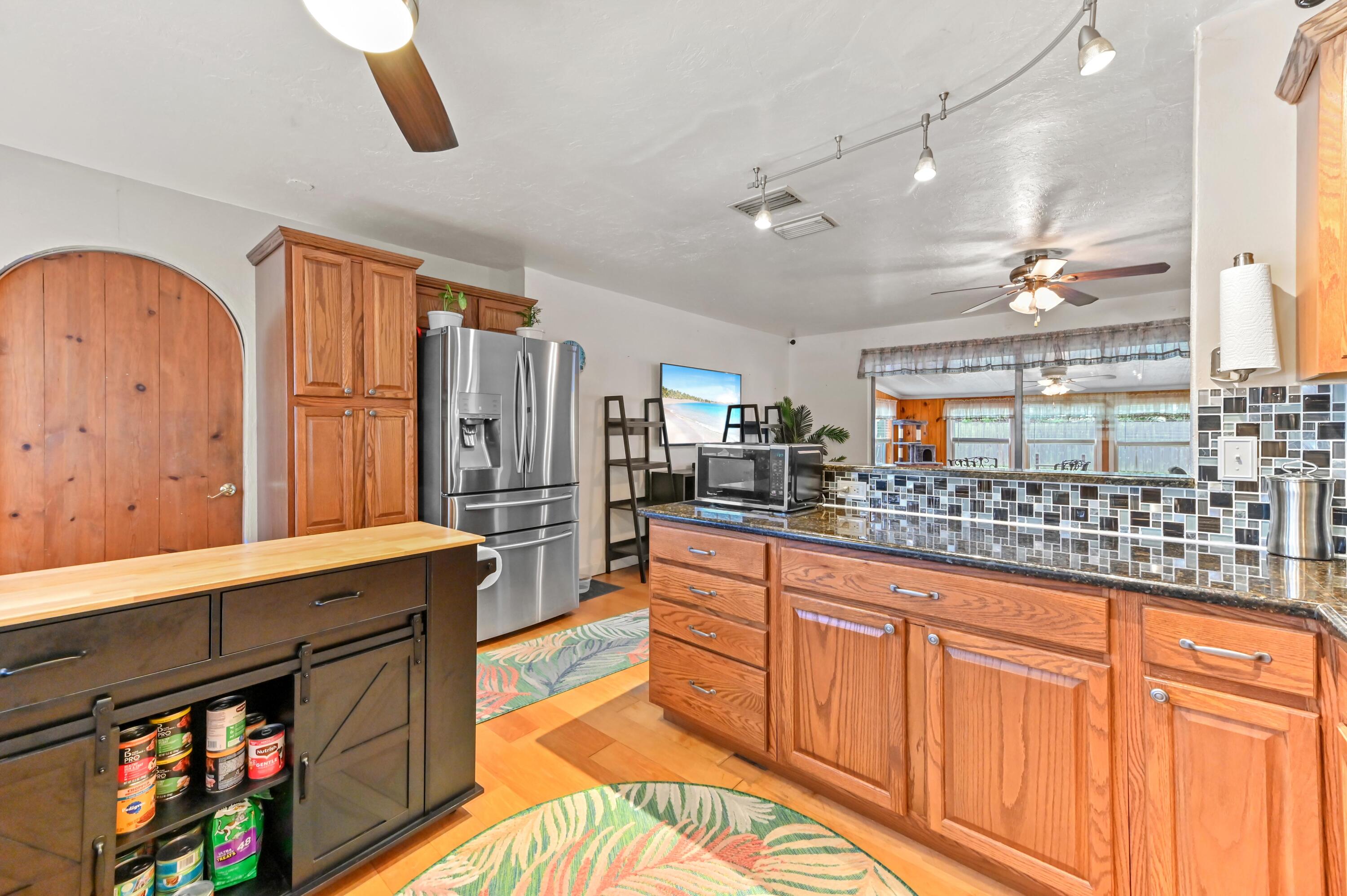 5709 SE Indigo Avenue