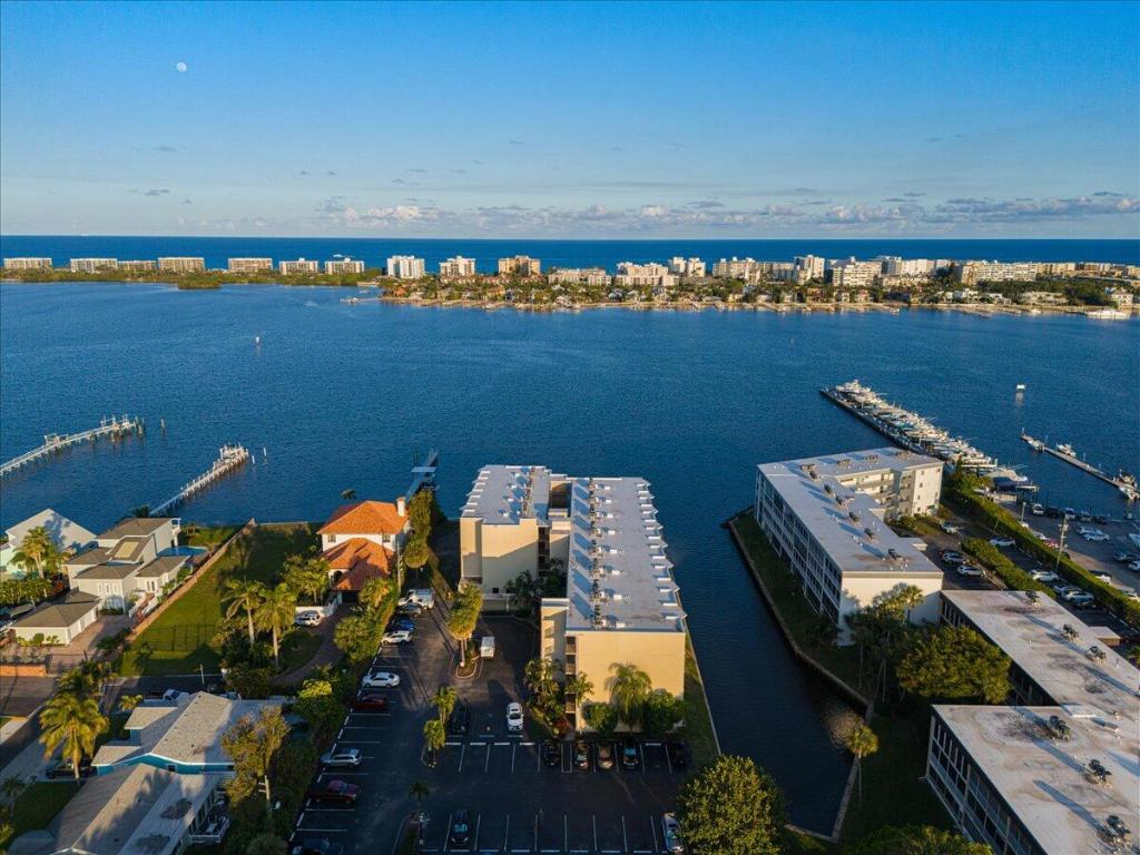 HIDDEN HARBOUR OF THE PALM BEACHES - Residential