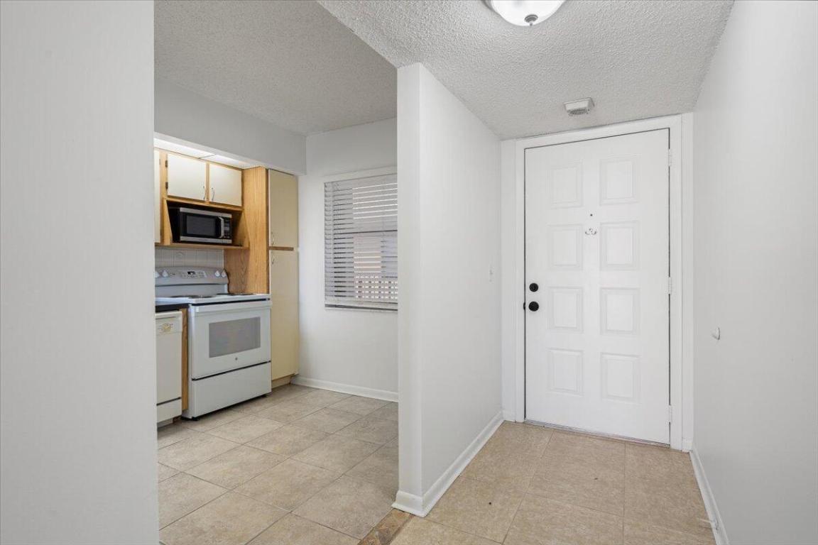 HIDDEN HARBOUR OF THE PALM BEACHES - Residential