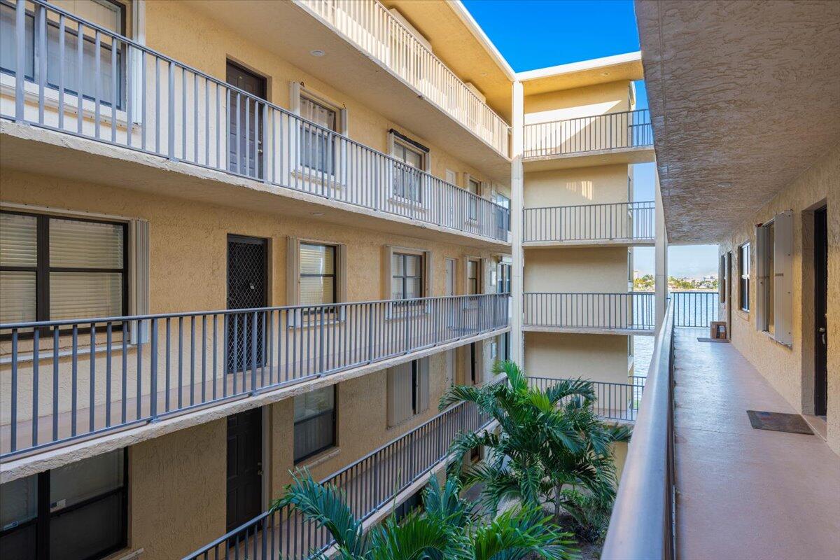 HIDDEN HARBOUR OF THE PALM BEACHES - Residential