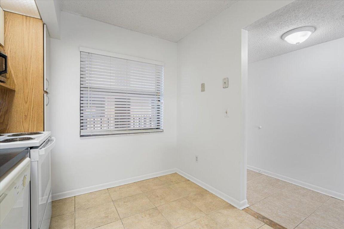 HIDDEN HARBOUR OF THE PALM BEACHES - Residential