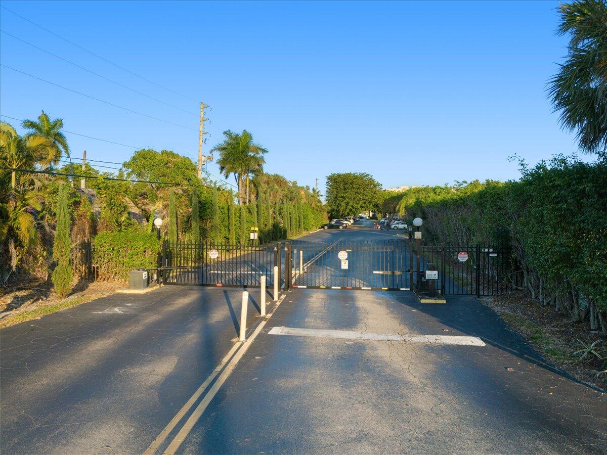 HIDDEN HARBOUR OF THE PALM BEACHES - Residential
