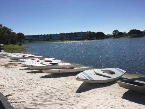 Tiny photo for 123 Canterbury E, West Palm Beach, FL 33417 (MLS # B26036712)
