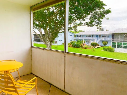 Tiny photo for 123 Canterbury E, West Palm Beach, FL 33417 (MLS # B26036712)