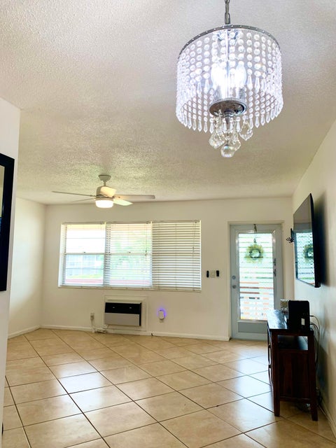Tiny photo for 123 Canterbury E, West Palm Beach, FL 33417 (MLS # B26036712)