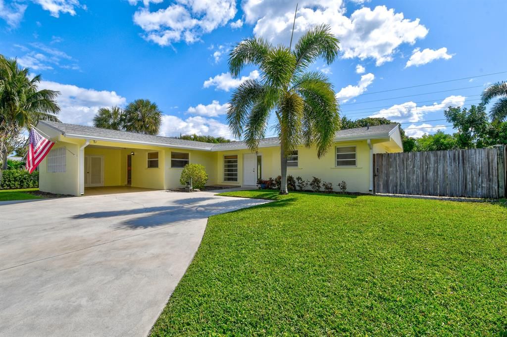 Photo of 364 Mars Avenue, Tequesta, FL 33469 (MLS # R10708562)