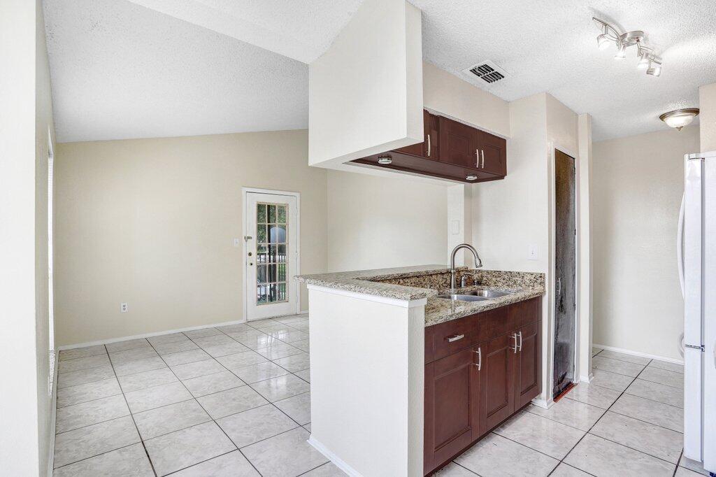 8702 Mallard Reserve Drive 202