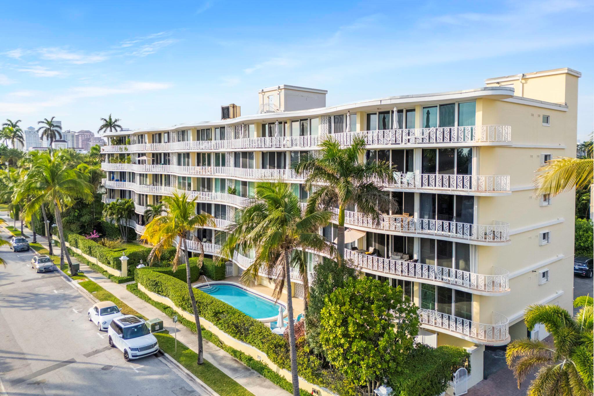 MELBORNE HOUSE CONDO - Residential