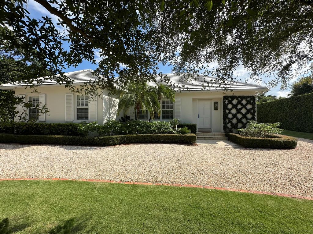 Photo of 202 Sanford Avenue, Palm Beach, FL 33480 (MLS # R10995037)