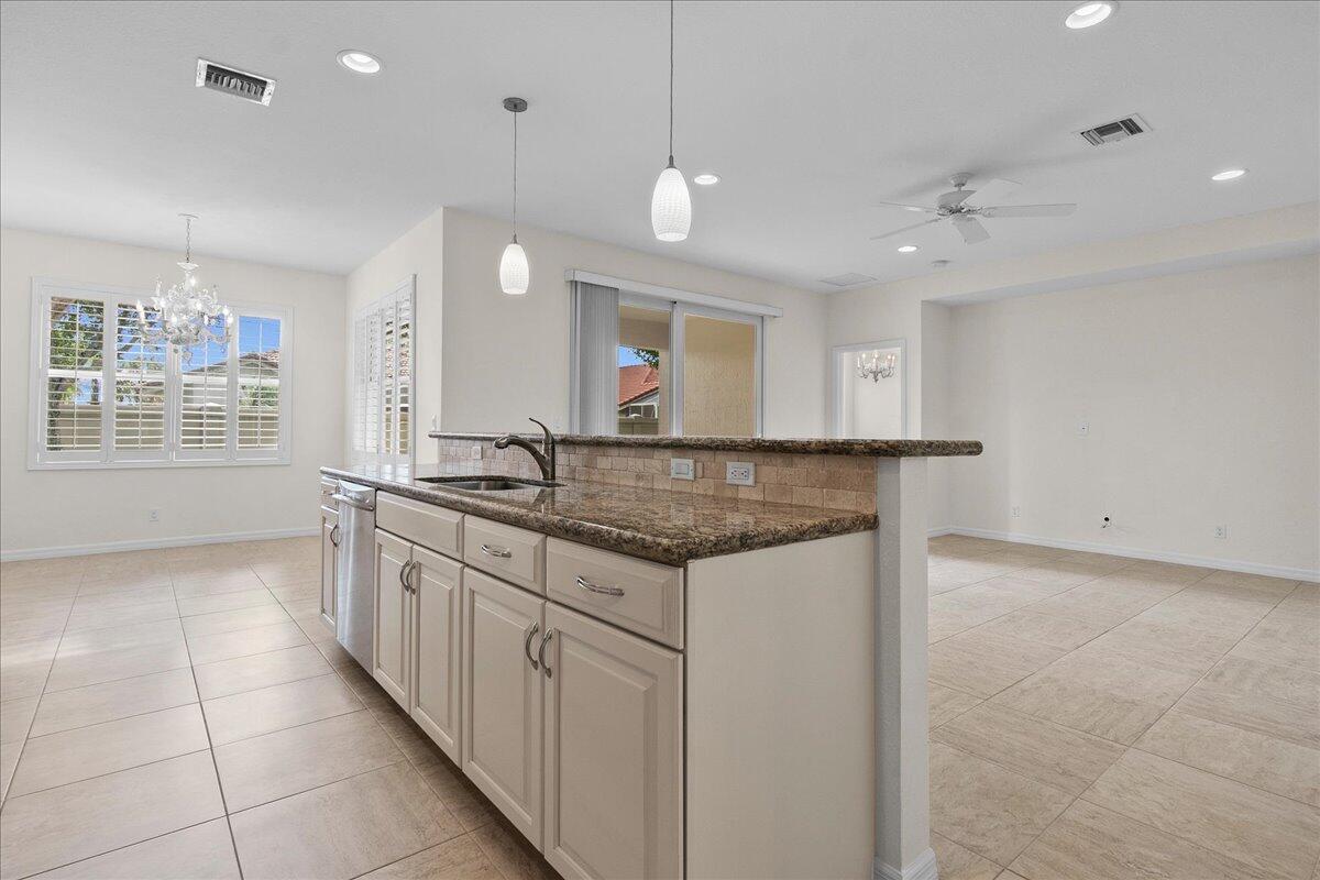 LYONS RANCHES - Residential