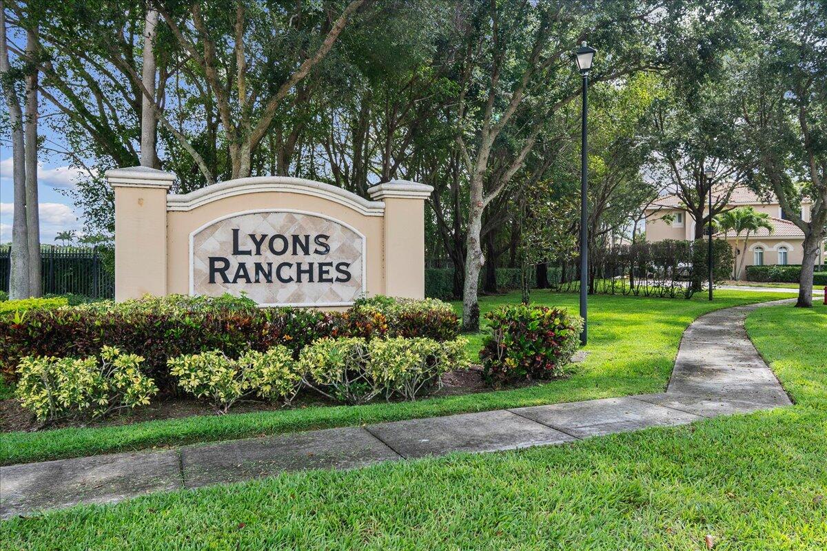 LYONS RANCHES - Residential