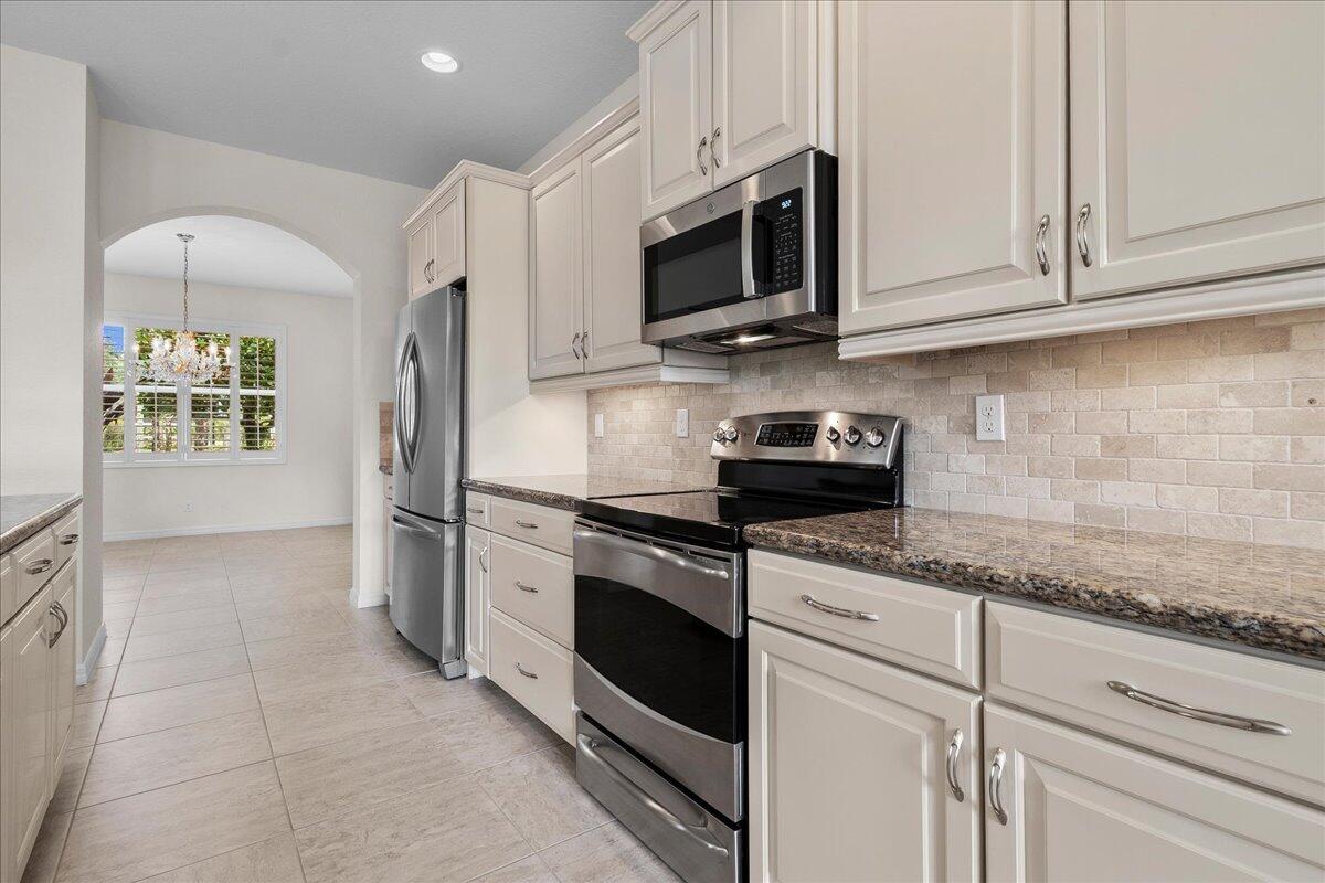 LYONS RANCHES - Residential