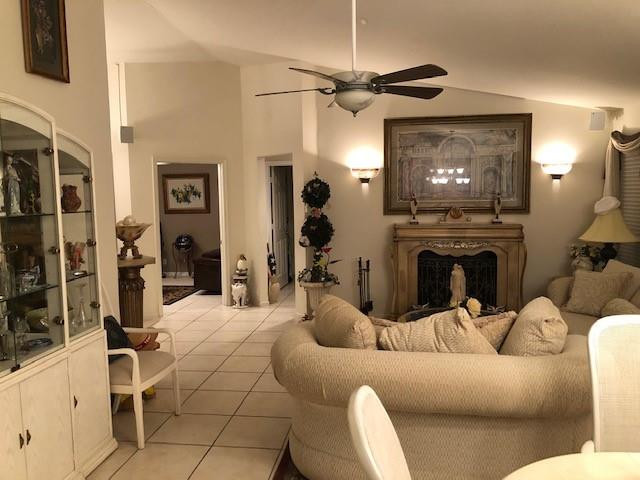 CASCADE LAKES - Residential