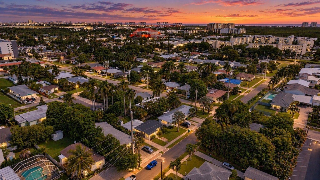 Photo of 115 SE 2ND Street #1, Dania Beach, FL 33004 (MLS # B26090787)