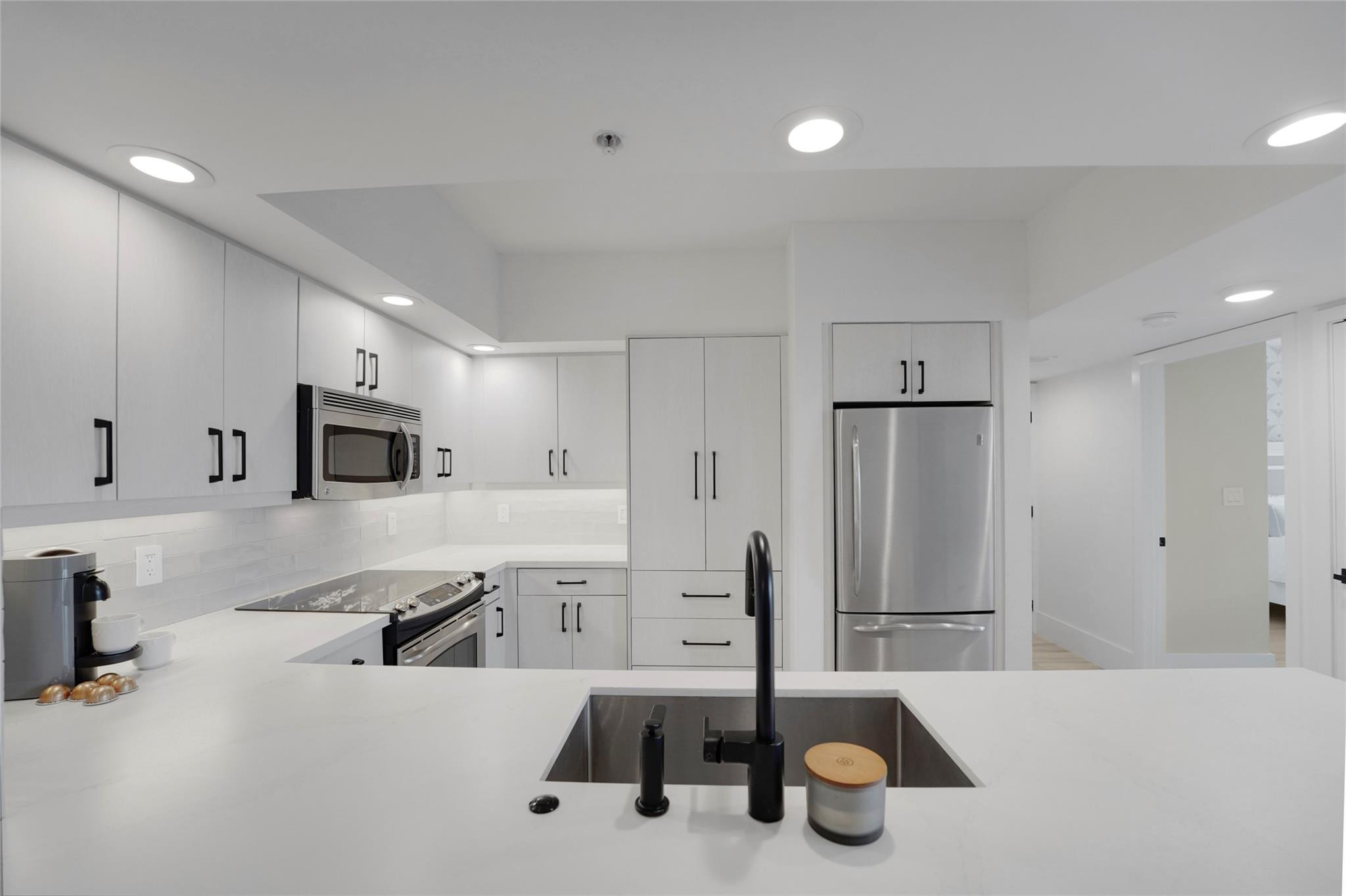 110 N Federal Highway 715