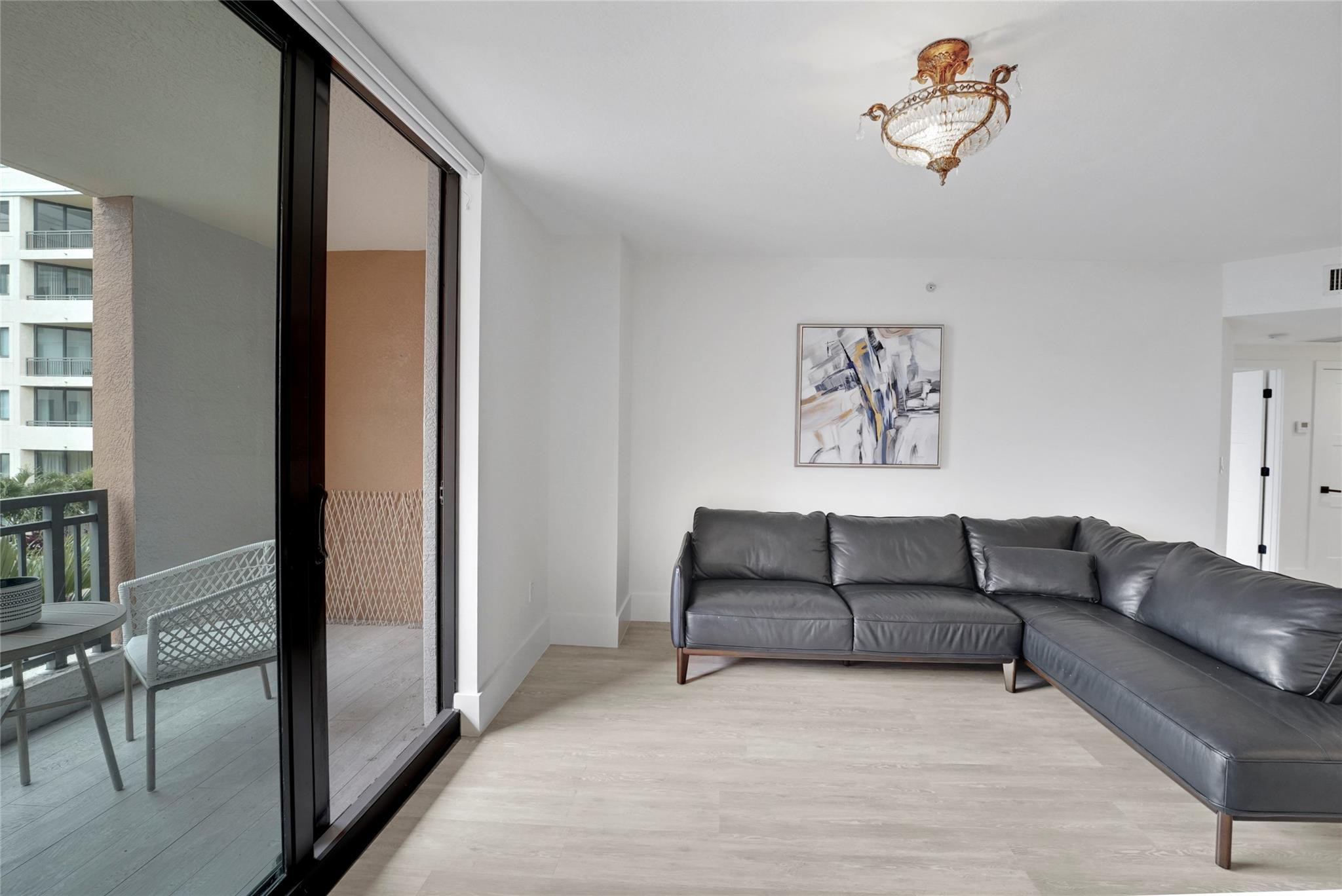 110 N Federal Highway 715