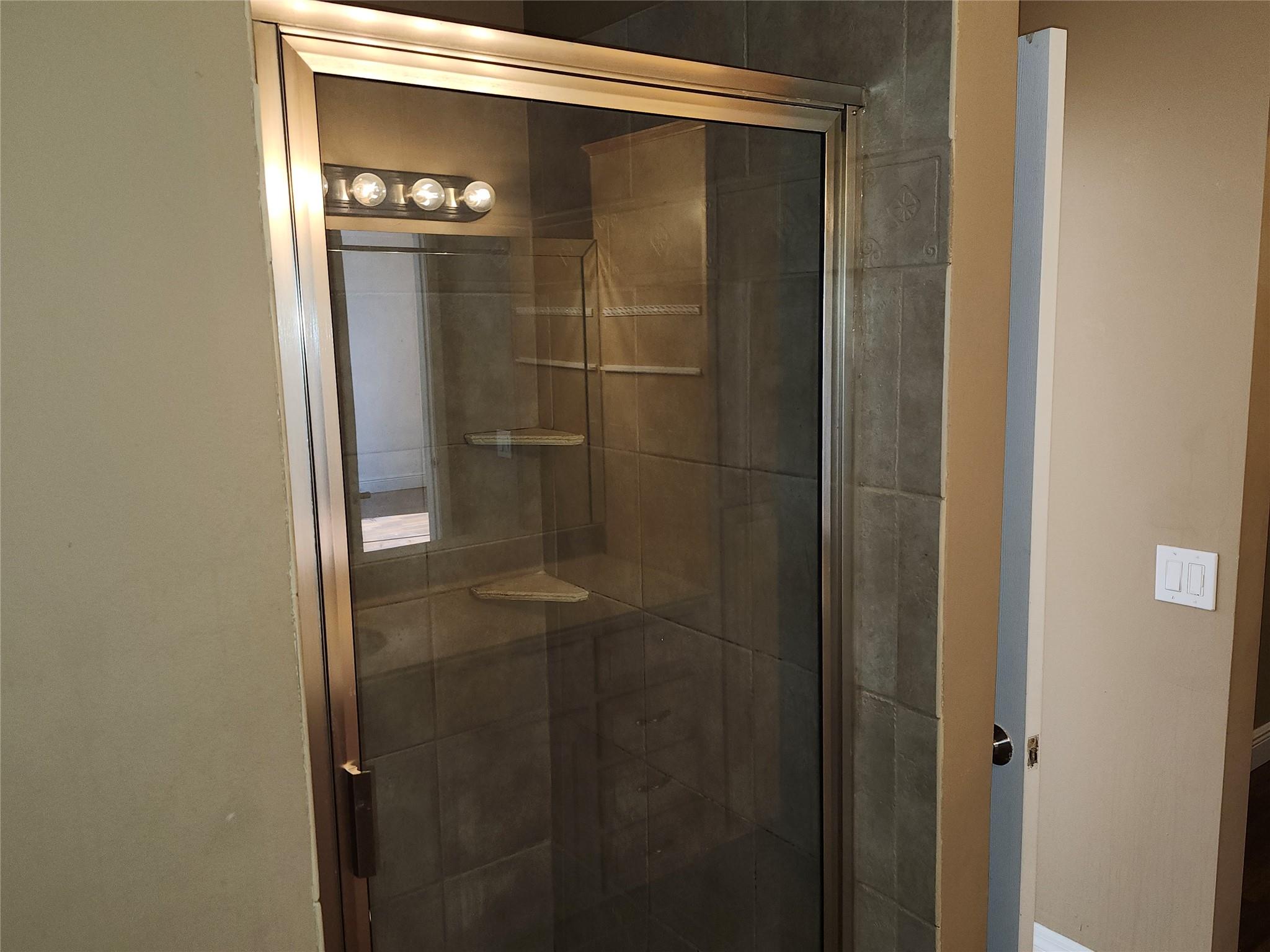 REFLECTIONS - Residential Lease