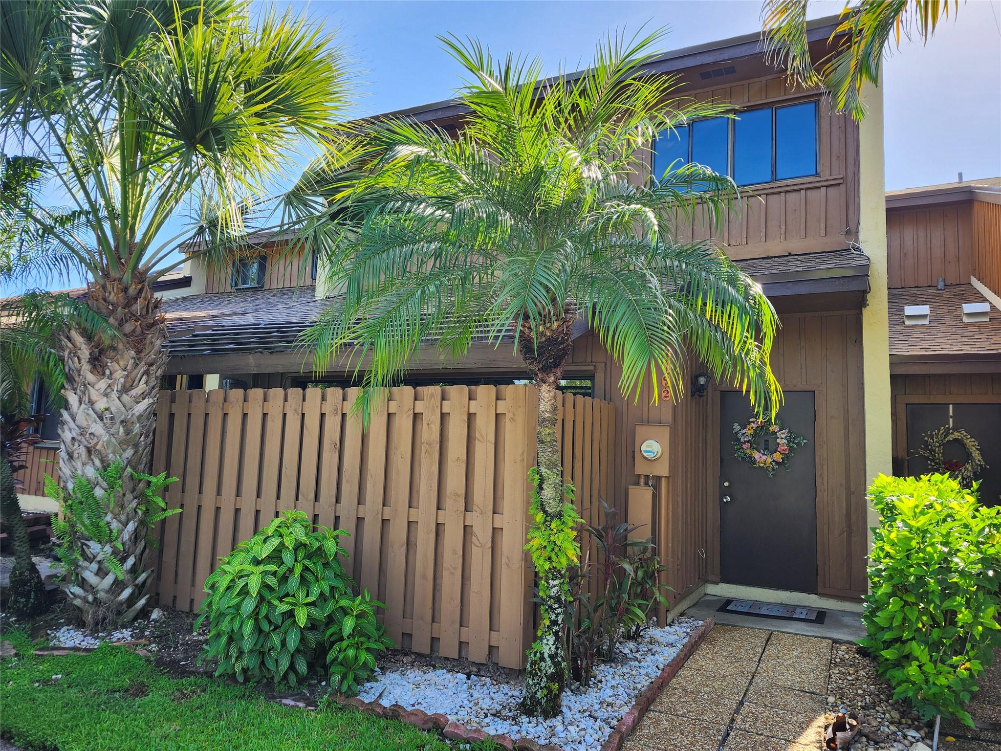 DAVIE--"REFLECTIONS@ PINE ISLAND LAKES TOWNHOMES" -----2 STORY----3 BEDROOMS----(LOFT IS BEING USED AS A BEDROOM---OWNER IS IN PROCESS OF CONVERSION)----2 BATHS------1 BEDROOM AND 1 BATH ON 1ST FLOOR----MASTER BEDROOM HAS 7X6 WALK IN CLOSET-------FRONT PORCH-(15X6)---SCREENED PATIO (20X12) WITH LAKEVIEW-----ALL APPLIANCES WITH FULL SIZE WASHER AND DRYER----NEW HOT WATER HEATER-- NEW ROOF----COMMUNITY POOL---TENNIS---PICKLEBALL----BBQ AREA AND VIEWING DOCK ON LAKE----------1ST LAST AND SECURITY----650 MIN CREDIT SCORE----ALL OFFERS MUST INCLUDE---ID ---APPLICATION---CREDIT REPORT AND BACKGROUND CHECK---PROOF OF FUNDS---PROOF OF DOCUMENTED VERIFIABLE INCOME--------MINUTES FROM ALL MAJOR ROADS----SCHOOLS----RESTAURANTS---SHOPPING----MALLS----ENTERTAINMENT VENUES---CASINOS--& THE BEACHES...